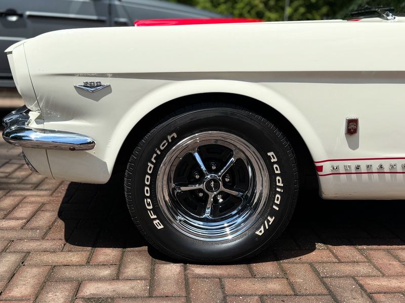 Ford Mustang wheel and paint after an exterior detail