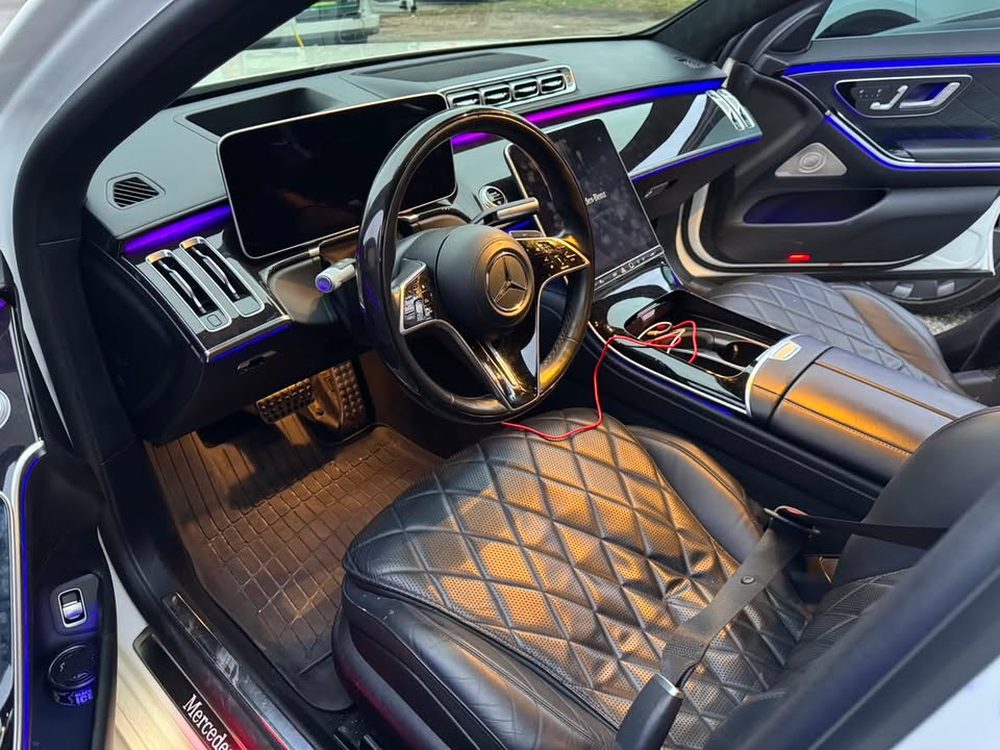 Same S-Class interior before detailing